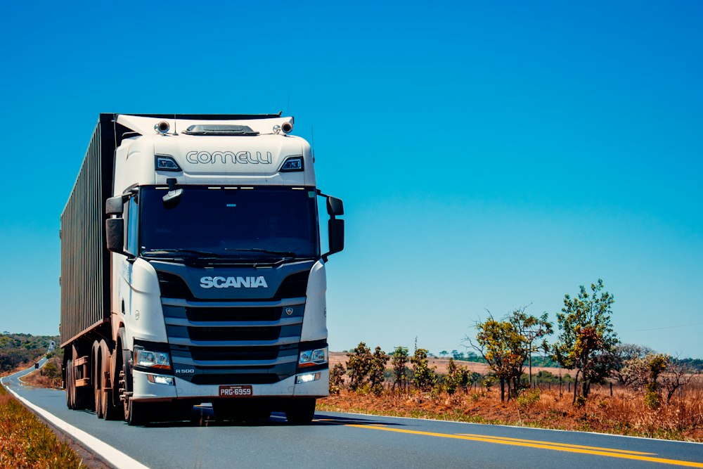Pan-India B2B & B2C Distribution Fleet